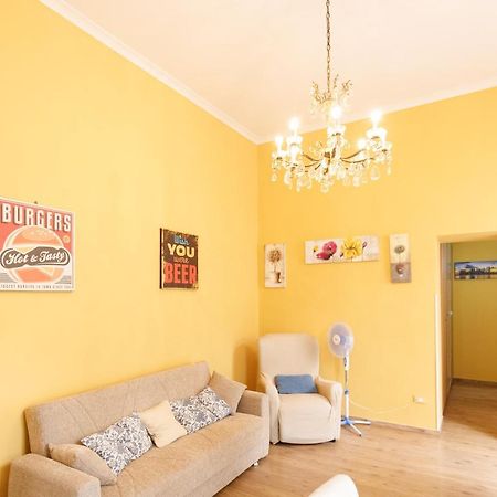 Duomo 77 - In The Heart Of The Historical Center By Elite Villas Napoli Bagian luar foto