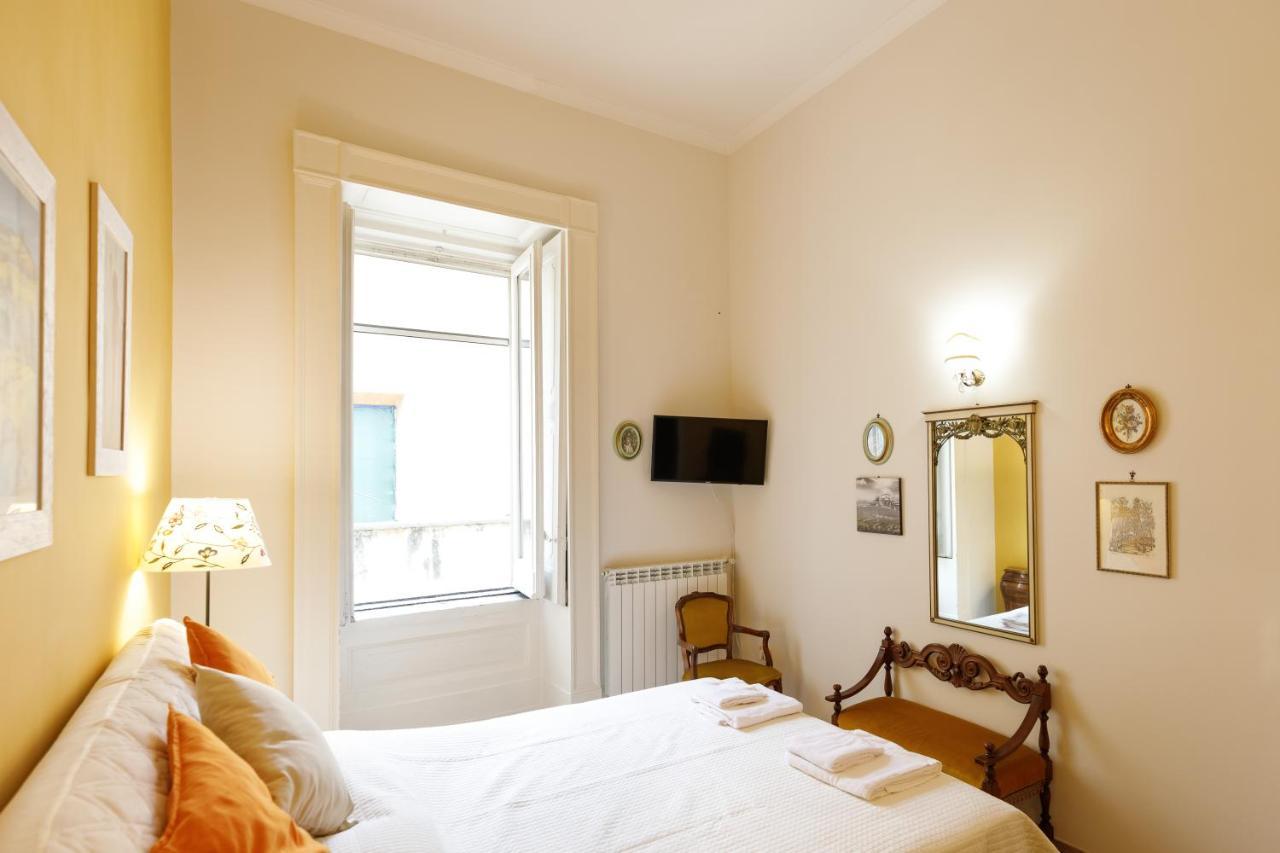 Duomo 77 - In The Heart Of The Historical Center By Elite Villas Napoli Bagian luar foto