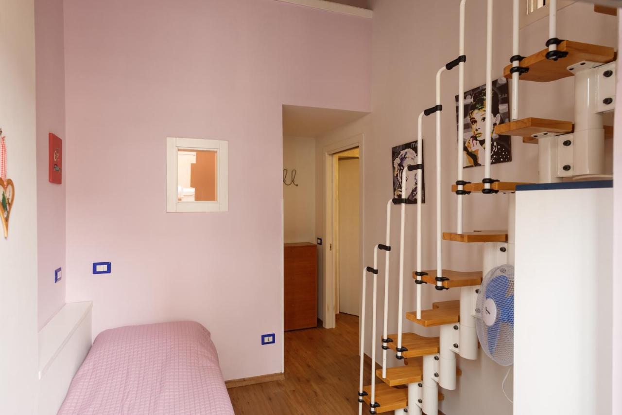 Duomo 77 - In The Heart Of The Historical Center By Elite Villas Napoli Bagian luar foto